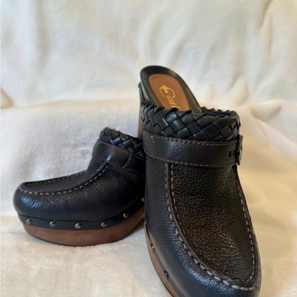Earthies Black Leather Clogs with Braided Accent - Picture 2 of 12